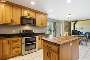 660 18th Ave, Coos Bay, OR 97420 - Photo 17