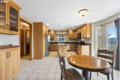 660 18th Ave, Coos Bay, OR 97420 - Photo 13