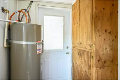 1404 E 8th St, Newberg, OR 97132 - Photo 25