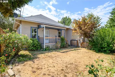 1404 E 8th St, Newberg, OR 97132 - Photo 29