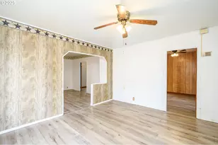 1404 E 8th St, Newberg, OR 97132 - Photo 9