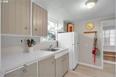 2729 SW Coast Ave, Lincoln City, OR 97367 - Photo 3