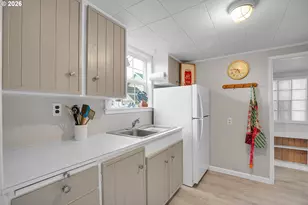 2729 SW Coast Ave, Lincoln City, OR 97367 - Photo 3