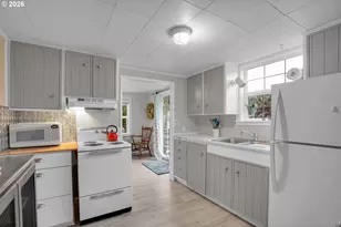 2729 SW Coast Ave, Lincoln City, OR 97367 - Photo 13