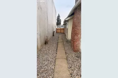 149 S Front St, Creswell, OR 97426 - Photo 23