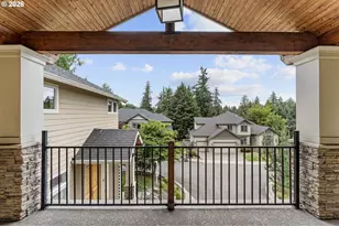 11085 NW Eggers Ct, Portland, OR 97229 - Photo 27