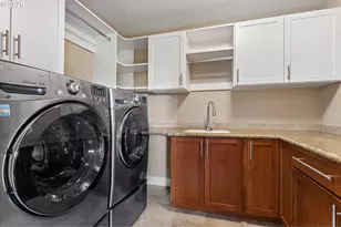 11085 NW Eggers Ct, Portland, OR 97229 - Photo 31