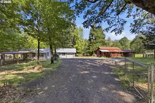 6261 Flournoy Valley Rd, Roseburg, OR 97471 - Photo 3