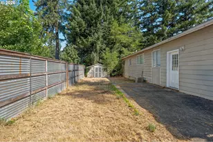 1749 SE 176th Ave, Portland, OR 97233 - Photo 7