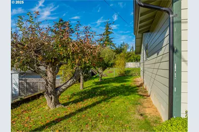 1893 Sunset Ln, Myrtle Point, OR 97458 - Photo 5