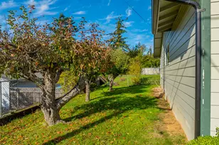 1893 Sunset Ln, Myrtle Point, OR 97458 - Photo 3