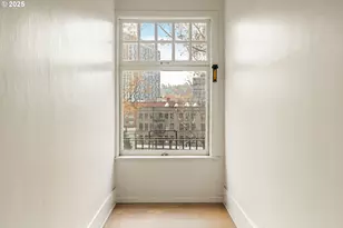 1811 NW Couch St, Portland, OR 97209 - Photo 17