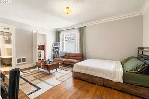 1811 NW Couch St, Portland, OR 97209 - Photo 7