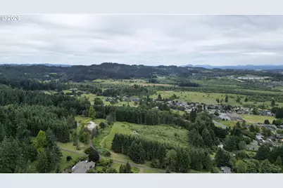 2400 S Louis Ln, Eugene, OR 97405 - Photo 9