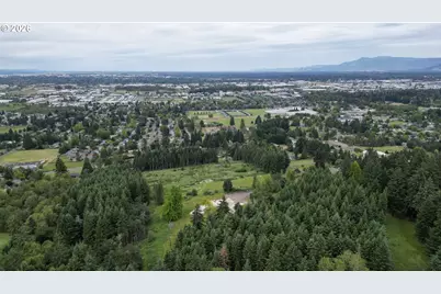 2400 S Louis Ln, Eugene, OR 97405 - Photo 1