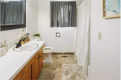 645 S Main St, Mount Angel, OR 97362 - Photo 5