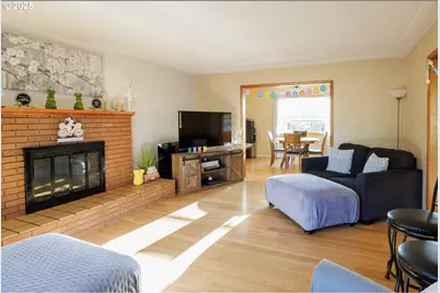 645 S Main St, Mount Angel, OR 97362 - Photo 3