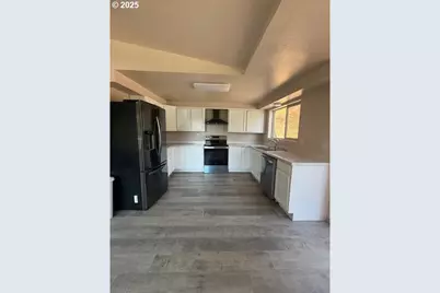 1604 Spring Brook Rd, Myrtle Creek, OR 97457 - Photo 9