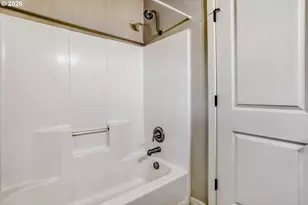 614 NE Garswood Ln, Beaverton, OR 97006 - Photo 41