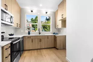 1058 SE Franklin St, Portland, OR 97202 - Photo 9