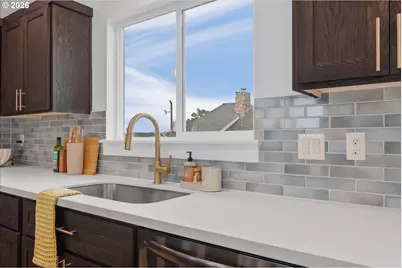 135 6th Ave, Seaside, OR 97138 - Photo 13