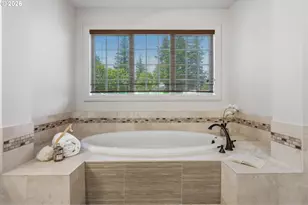 4530 SW Council Crest Dr, Portland, OR 97239 - Photo 25