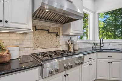 4530 SW Council Crest Dr, Portland, OR 97239 - Photo 17