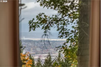 4530 SW Council Crest Dr, Portland, OR 97239 - Photo 37