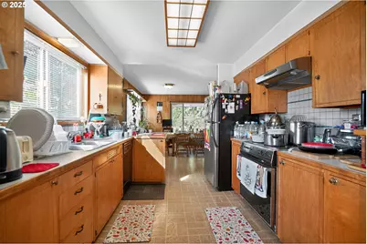 9479 SE Hillcrest Rd, Happy Valley, OR 97086 - Photo 9