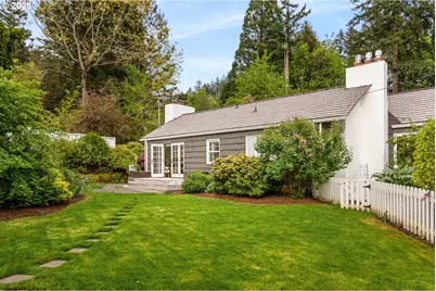 3926 SW Martins Ln, Portland, OR 97239 - Photo 25