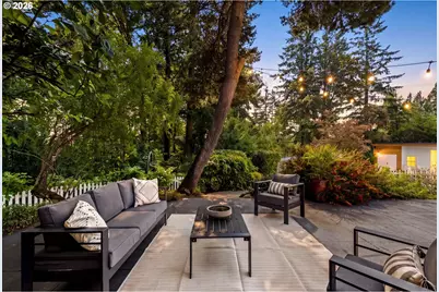 3926 SW Martins Ln, Portland, OR 97239 - Photo 5