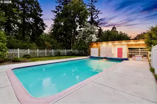 3926 SW Martins Ln, Portland, OR 97239 - Photo 3