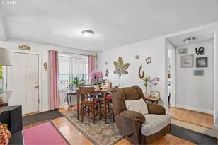 1378 6th St, Salem, OR 97304 - Photo 7