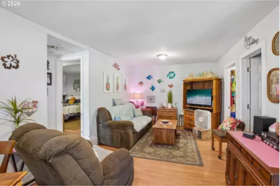 1378 6th St, Salem, OR 97304 - Photo 5