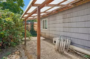 1378 6th St, Salem, OR 97304 - Photo 21