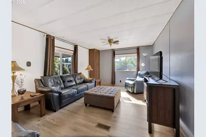 21100 NE Sandy Blvd #62, Fairview, OR 97024 - Photo 5