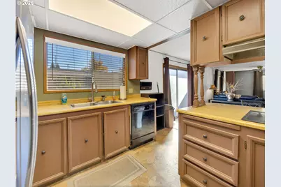 21100 NE Sandy Blvd #62, Fairview, OR 97024 - Photo 9