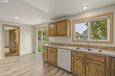 1874 NE 15th Ave, Hillsboro, OR 97124 - Photo 9