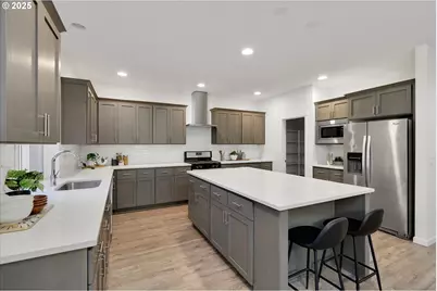 13087 SE Gateway Dr, Happy Valley, OR 97086 - Photo 7