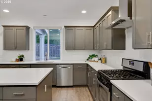 13087 SE Gateway Dr, Happy Valley, OR 97086 - Photo 9