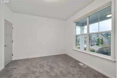 13087 SE Gateway Dr, Happy Valley, OR 97086 - Photo 5