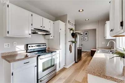 870 Monroe St, Harrisburg, OR 97446 - Photo 7