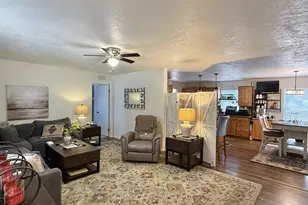 225 Nestucca Ln, Roseburg, OR 97471 - Photo 5
