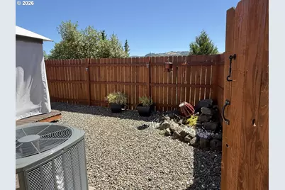 225 Nestucca Ln, Roseburg, OR 97471 - Photo 25
