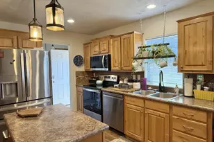 225 Nestucca Ln, Roseburg, OR 97471 - Photo 7