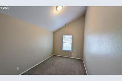 18541 SW Takena Ct, Beaverton, OR 97003 - Photo 13