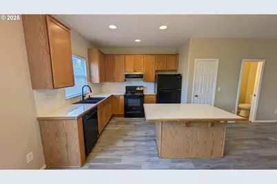 18541 SW Takena Ct, Beaverton, OR 97003 - Photo 7