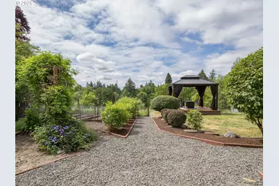 1002 W Charles St, Newberg, OR 97132 - Photo 39