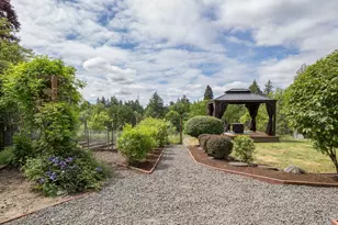 1002 W Charles St, Newberg, OR 97132 - Photo 39
