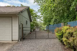 1002 W Charles St, Newberg, OR 97132 - Photo 33